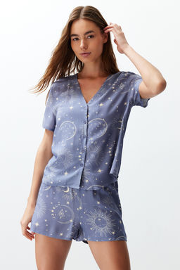 Trendyolmilla Kad?n Couple/Cift Mavi Galaksi Desenli Viskon Sortlu Dokuma Pijama Tak?m? THMSS24PT00135  фото 3