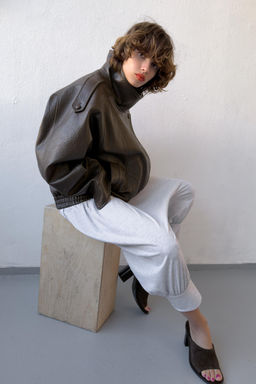 SANDALIA PIEL TAC?N ANCHO / Marr?n