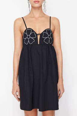 Siyah A-Kesim Cicek Nak?s Detayl? Dokuma K?sa S?k Abiye Elbise TPRSS24EL00197 - Trendyolmilla фото 4