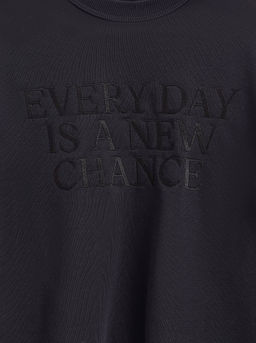 CONTE Удлиненная футболка из футера c вышивкой New chance LD 2727 black