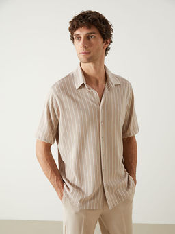 Regular Fit K?sa Kollu ?izgili Erkek G?mlek