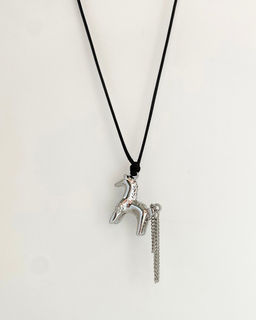 Подвеска на шнурке