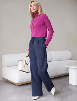 D34.197 Свитер женский пурпурный