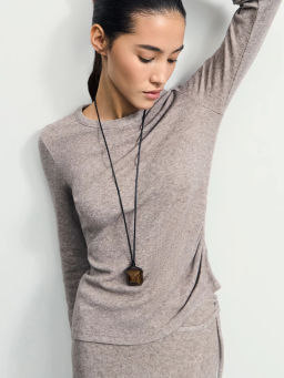 Джемпер из вискозы с асимметрией / Zarina