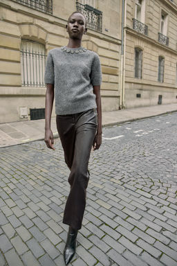 SHORT SLEEVE KNIT JUMPER WITH JEWEL BEADS