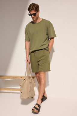 Trendyolmilla Man Yesil Oversize/Genis Kesim Dikis Detayl? Sort & Bermuda TMNSS25SR00057