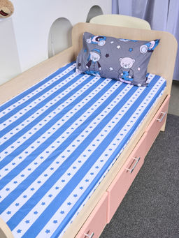 Постельное белье детское поплин с простыней на резинке - Мишки, цвет синий 145*112; 80*160*20; 40*60