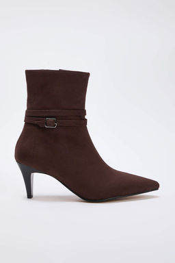 Koyu Kahverengi Suet Kemerli Ince Topuklu Kad?n Bot TAKAW26BO00116