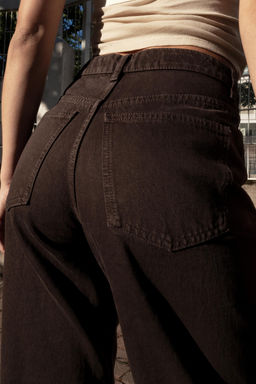 TRF MOM HIGH-WAIST JEANS