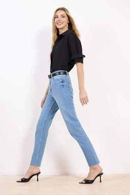 Mavi Yuksek Bel Az Esnek Mom Jeans TWOSS26JE00108 - Trendyolmilla фото 3