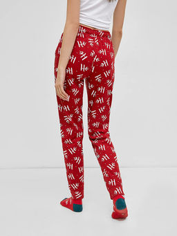 Хлопковые брюки в расцветке буквы на вишневом - Mark formelle фото 3