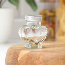 Банка стеклянная для хранения сыпучих продуктов Сердце, 60 мл, 3,9?7,5 см, с пластиковой крышкой