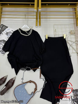 Костюм с юбкой и кофтой с кружевами