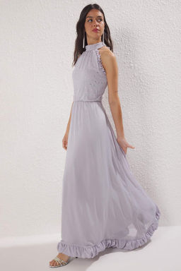 Trendyolmilla Gri Tas Isleme Detayl? Etekleri Volanl? Dokuma Maxi Abiye & Mezuniyet Elbisesi TPRSS25EL00295