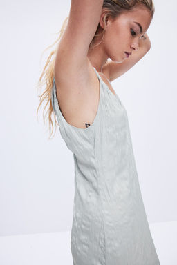 Vestido de saten arrugado con detalle girado - H&m фото 4