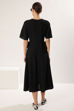 Siyah A Kesim Etegi Yandan Baglama Detayl? Midi Dokuma Krep Elbise TWOSS25EL00249 - Trendyolmilla фото 5