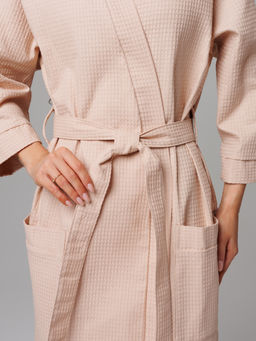 Женский укороченный вафельный халат с планкой бежевый В-11 (31)