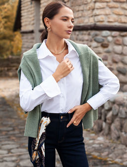 VILATTE / Блузка из эластичной ткани, полуприталенная и с длинным манжетом