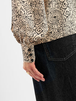 Блузка с отлетными рюшами OD-914-5 бежевый с черным