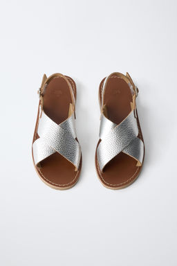 SANDALIA METALIZADA PIEL / Plata