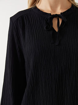 Ba?lamal? Yaka Dokulu Kad?n Bluz