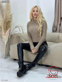 Свитер женский вязанный