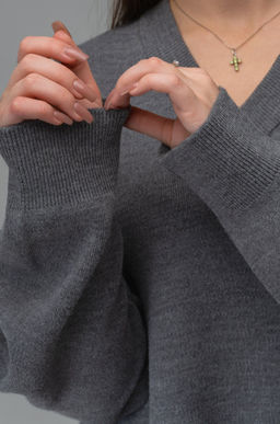 Женский удлиненный джемпер оверсайз с V-вырезом Happyfox - Happy fox фото 6