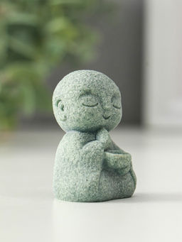 Цена за 2 шт. Фигурка песчаник «Маленький монах с чётками - священные писания», 3.3×4×7 см