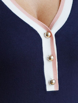 Джемпер с V-вырезом с коротким рукавом из вискозы