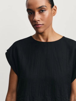 Блузка со спущенным рукавом и декоративными пуговицами / Zarina  фото 6