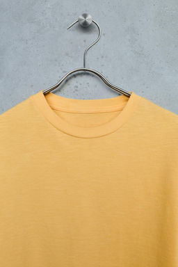 STORIESZ - CAMISETA LISA / Amarillo pastel