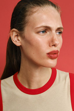 CAMISETA VIVOS CONTRASTE / Beige - Zara фото 3