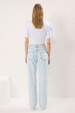 TRENDYOLMILLA Ac?k Mavi Y?rt?k Detayl? Normal Bel Wide Leg Jeans TWOSS25JE00221