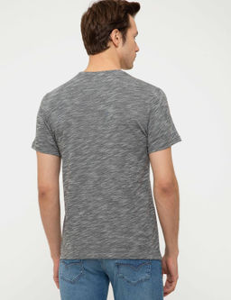 Черная футболка с v-образным вырезом - Cacharel фото 8