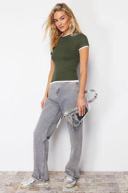 Haki Viskoz/Yumusak Kumasl? Renk Bloklu Vucuda Oturan Esnek Orme T-Shirt TWOSS24TS00063