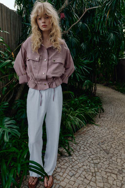 CHAQUETA CORTA MANGA REMANGADA / Malva