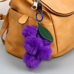 Пушистик на кольце Виноград с листочком фиолетовый 14 см