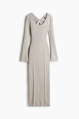 Vestido en punto de canal? con detalle girado