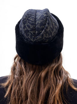 П26-32 Пилотка черное золото с мехом мутон