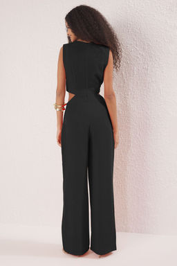 Siyah Cut Out/Pencere ve Toka Detayl? Genis Paca Dokuma Krep Tulum TWOSS25TU00065