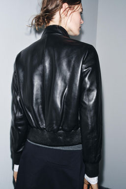 LIMITED EDITION ZW COLLECTION LEATHER BOMBER JACKET - Zara фото 3