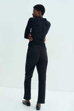 MAMA Straight Ankle Jeans