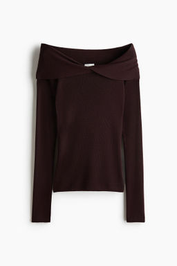 Top off-the-shoulder con detalle girado