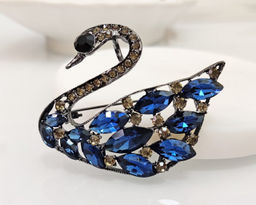 Брошь Лебедь