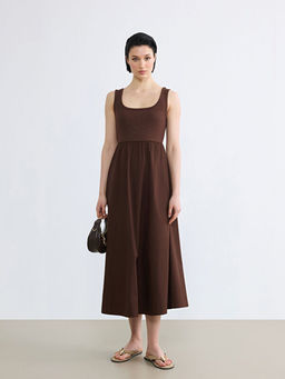 Kare Yaka B?zg?l? Belden Oturtmal? Elbise