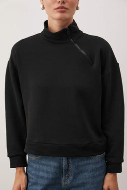 Siyah Dik Yaka Asimetrik Fermuar Detayl? Regular Orme Sweatshirt TWOAW26SW00232 - Trendyolmilla фото 3