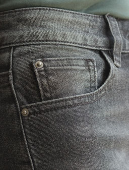 Джинсы прямые Regular fit с декоративной стиркой из эластичного денима - Vilatte фото 5