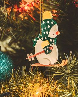 Елочные игрушки: Снеговик в шапочке 6029