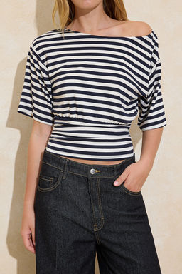 Lacivert Cizgili Regular/Normal Kal?p Asimetrik Yaka Yumusak Orme Bluz TWOSS26BZ00097