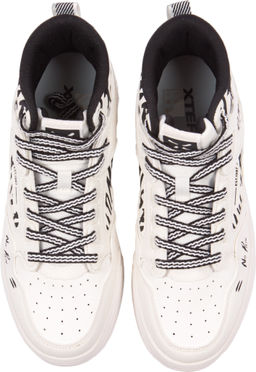 Кроссовки женские